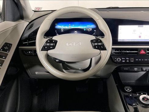 Used 2023 Kia Niro Wind FWD image 4