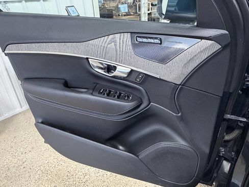 Used 2022 Volvo XC90 T8 Inscription image 30