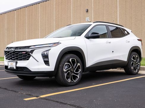 New 2025 Chevrolet Trax RS w/ Sunroof Package image 4