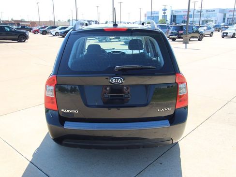 Used 2009 Kia Rondo LX FWD image 12