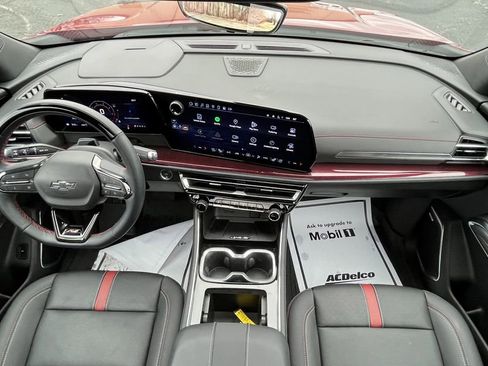 Certified 2024 Chevrolet Traverse RS image 11