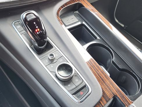 Used 2021 Cadillac Escalade Premium Luxury image 15