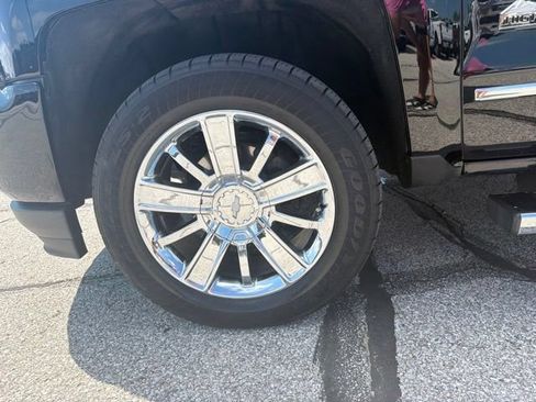 Used 2018 Chevrolet Silverado 1500 High Country AWD/4WD image 17