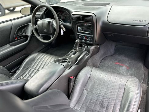 Used 2002 Chevrolet Camaro Z28 RWD image 17