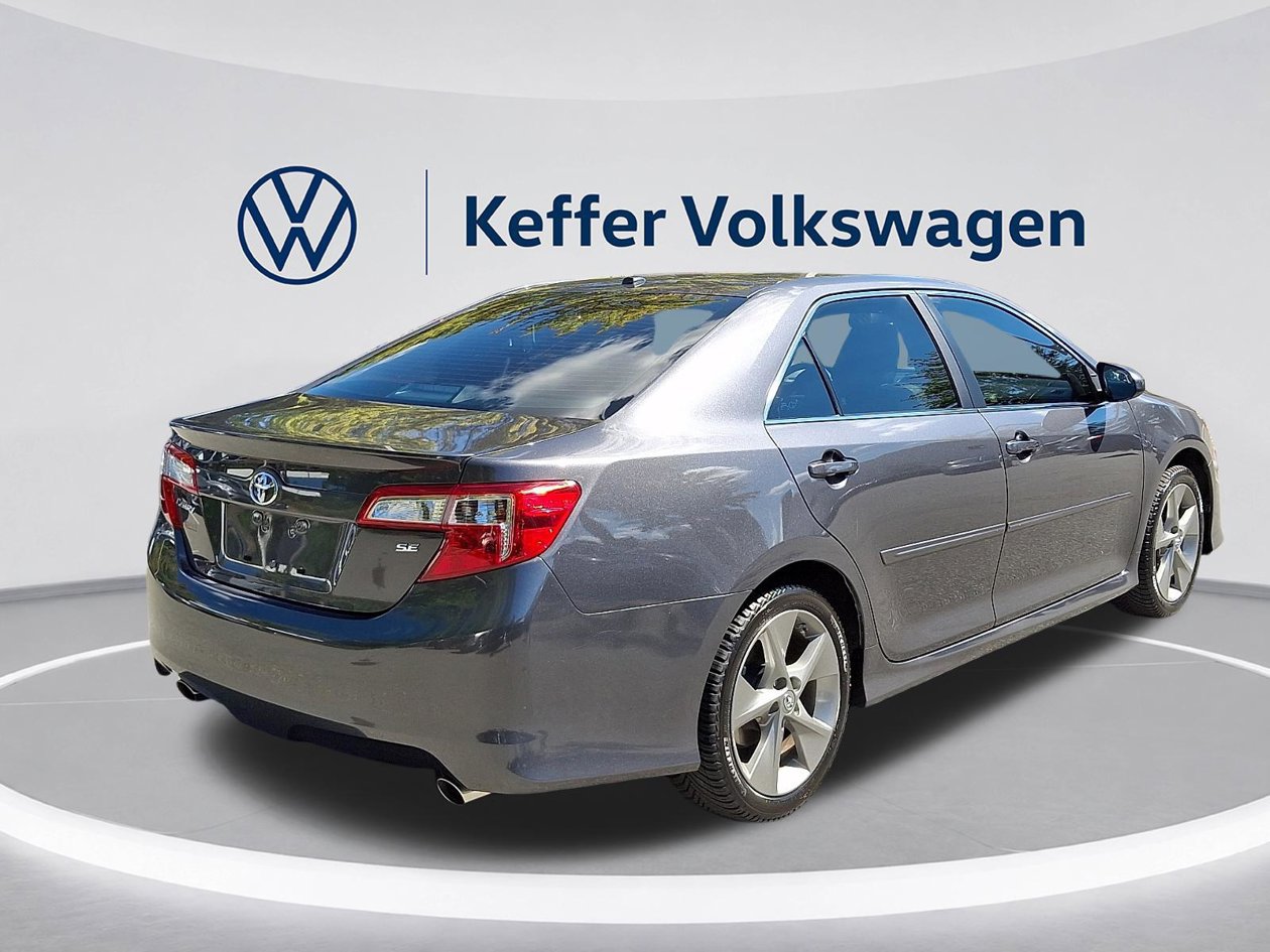 Used 2012 Toyota Camry SE w/ Leather Pkg FWD image 6