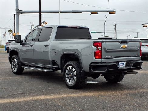 Used 2024 Chevrolet Silverado 2500 Custom w/ Custom Value Package image 5