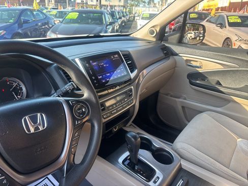 Used 2018 Honda Pilot EX image 19