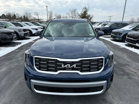 New 2025 Kia Telluride S image 2