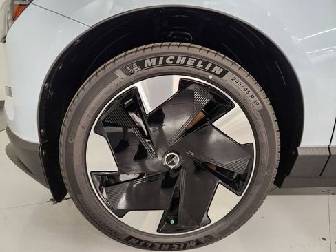 New 2025 Volvo EX30 Plus w/ Protection Package Premier image 8