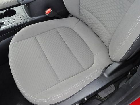 Used 2022 Ford Escape SE w/ Convenience Package FWD image 11