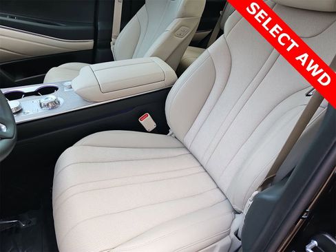 Used 2025 Genesis GV80 2.5T Select image 15