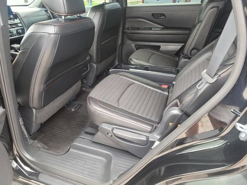 Used 2025 Nissan Pathfinder Rock Creek AWD/4WD image 3
