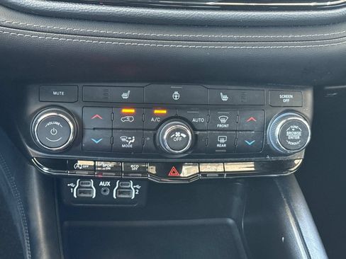 Used 2023 Dodge Durango SXT RWD image 31