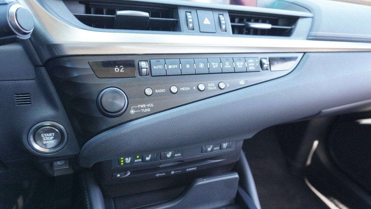 Used 2019 Lexus ES 350 w/ Premium Package FWD image 18