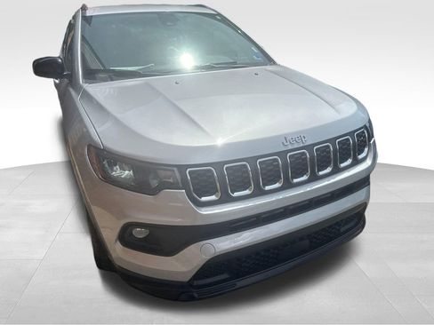 Used 2024 Jeep Compass Latitude AWD/4WD image 24