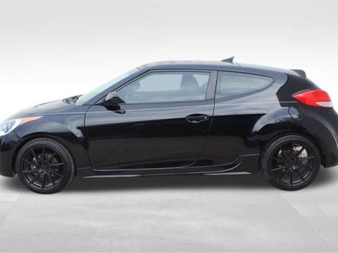 Used 2013 Hyundai Veloster RE:MIX Edition image 4
