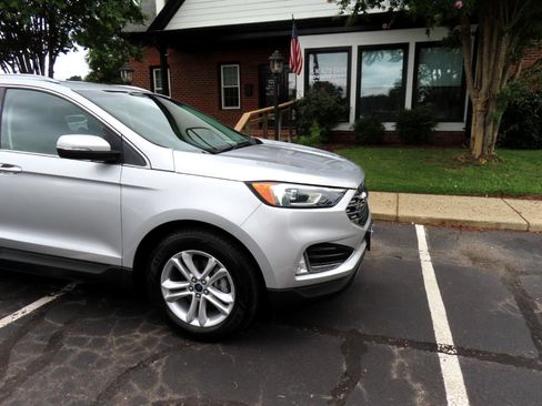 Used 2019 Ford Edge SEL image 10
