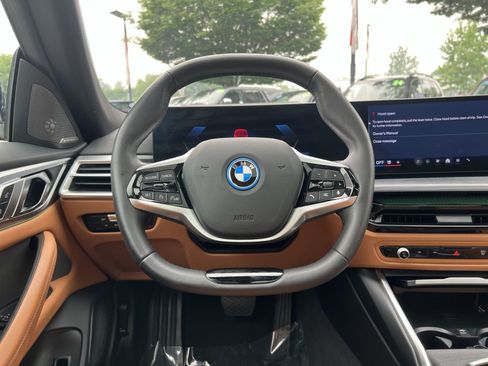 Used 2025 BMW i4 xDrive40i w/ Premium Package AWD/4WD image 16
