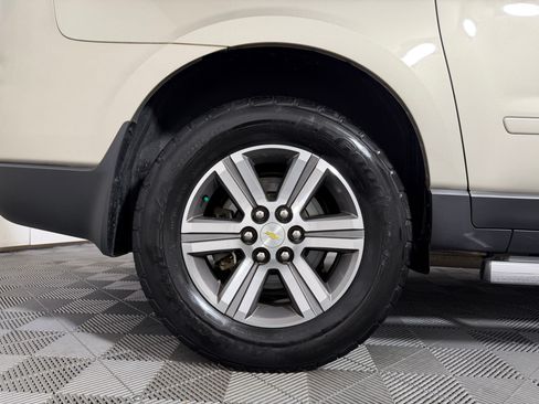Used 2017 Chevrolet Traverse LT w/ Traveler's Package FWD image 21