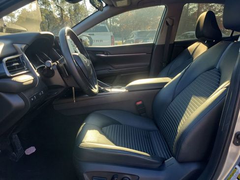 Certified 2022 Toyota Camry SE image 18