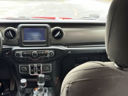 Used 2018 Jeep Wrangler Unlimited Sport S AWD/4WD image 30