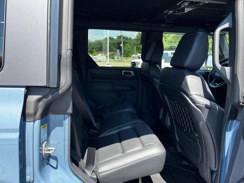 New 2025 Ford Bronco Badlands image 4