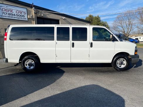 Used 2020 GMC Savana 3500 LT w/ LT Preferred Equipment Group image 2