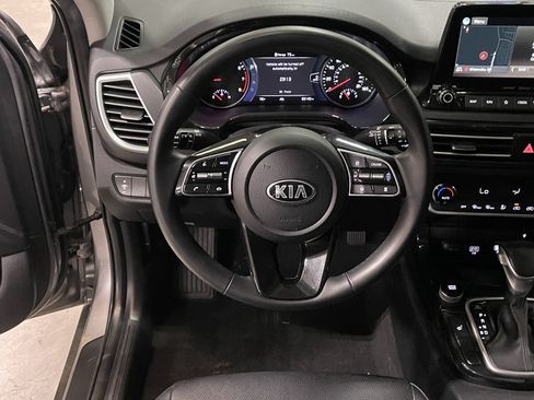 Used 2021 Kia Seltos SX w/ SX Sunroof Package AWD/4WD image 13