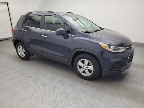 Used 2018 Chevrolet Trax LT w/ LT Convenience Package FWD image 11