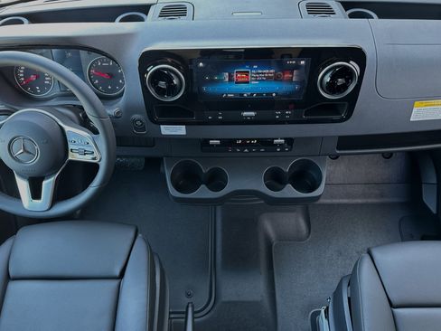 New 2024 Mercedes-Benz Sprinter 4500 image 12