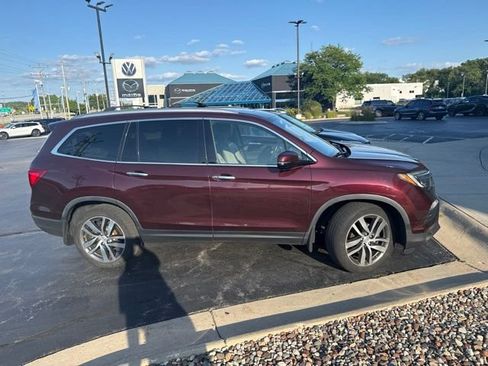 Used 2017 Honda Pilot Elite image 2