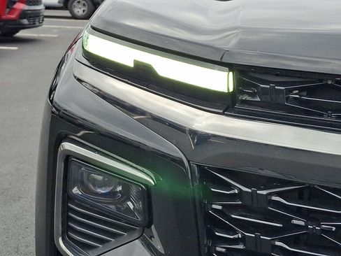 Used 2025 Chevrolet Traverse Z71 w/ Driver Confidence Package image 9