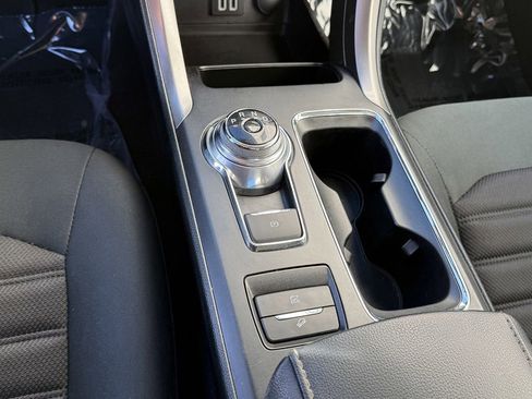 Used 2019 Ford Fusion SE image 25