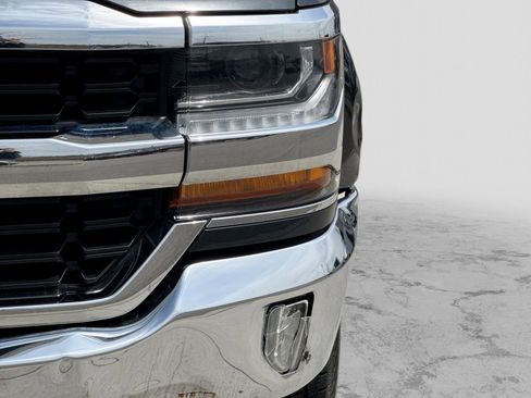 Used 2018 Chevrolet Silverado 1500 LT w/ All Star Edition AWD/4WD image 9