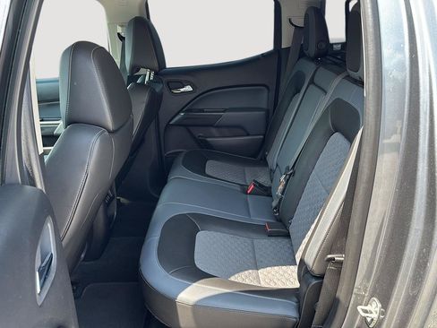 Used 2018 Chevrolet Colorado Z71 AWD/4WD image 16