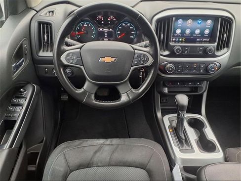 Used 2022 Chevrolet Colorado LT w/ LT Convenience Package image 2