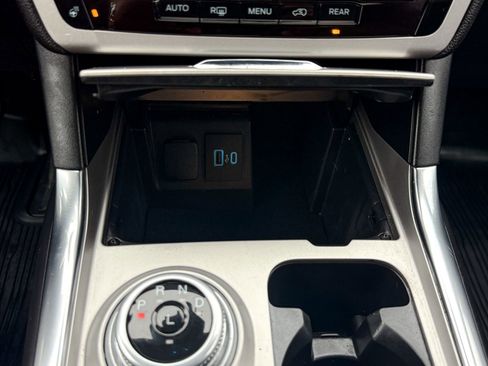 Certified 2022 Ford Explorer XLT w/ Equipment Group 202A image 30