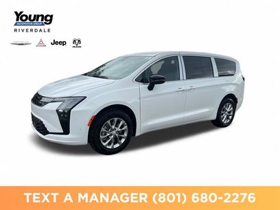 New 2027 Chrysler Pacifica Select w/ Family Tech Group