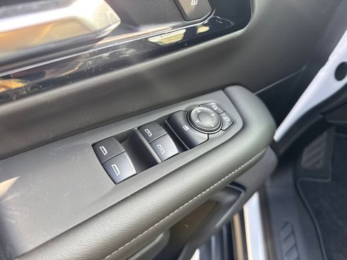 New 2026 Chevrolet Suburban LS AWD/4WD image 17