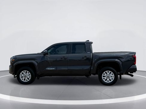 Used 2024 Toyota Tacoma SR5 AWD/4WD image 4