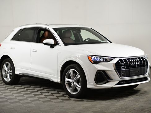 Used 2021 Audi Q3 2.0T Premium w/ Convenience Package image 6