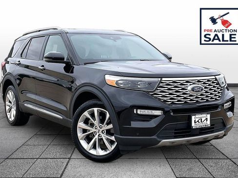 Used 2023 Ford Explorer Platinum w/ Technology Package AWD/4WD image 2