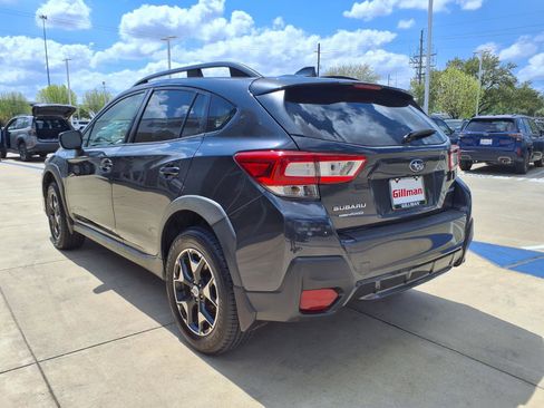 Used 2018 Subaru Crosstrek 2.0i Premium w/ Moonroof Package image 3