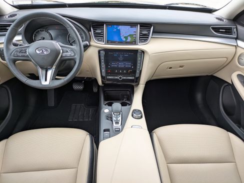 Used 2019 INFINITI QX50 Essential w/ Premium Heat Package image 11