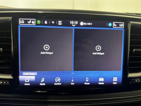 Used 2024 Chrysler Pacifica Limited FWD image 28
