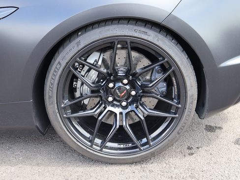 Used 2024 Chevrolet Corvette Z06 w/ Z07 Performance Package RWD image 10
