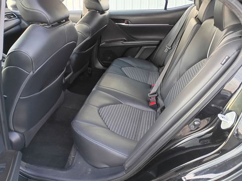 Used 2021 Toyota Camry SE image 10