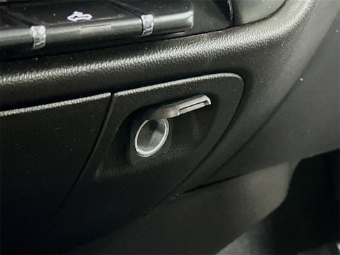 Used 2019 Chevrolet Silverado 1500 LT image 28