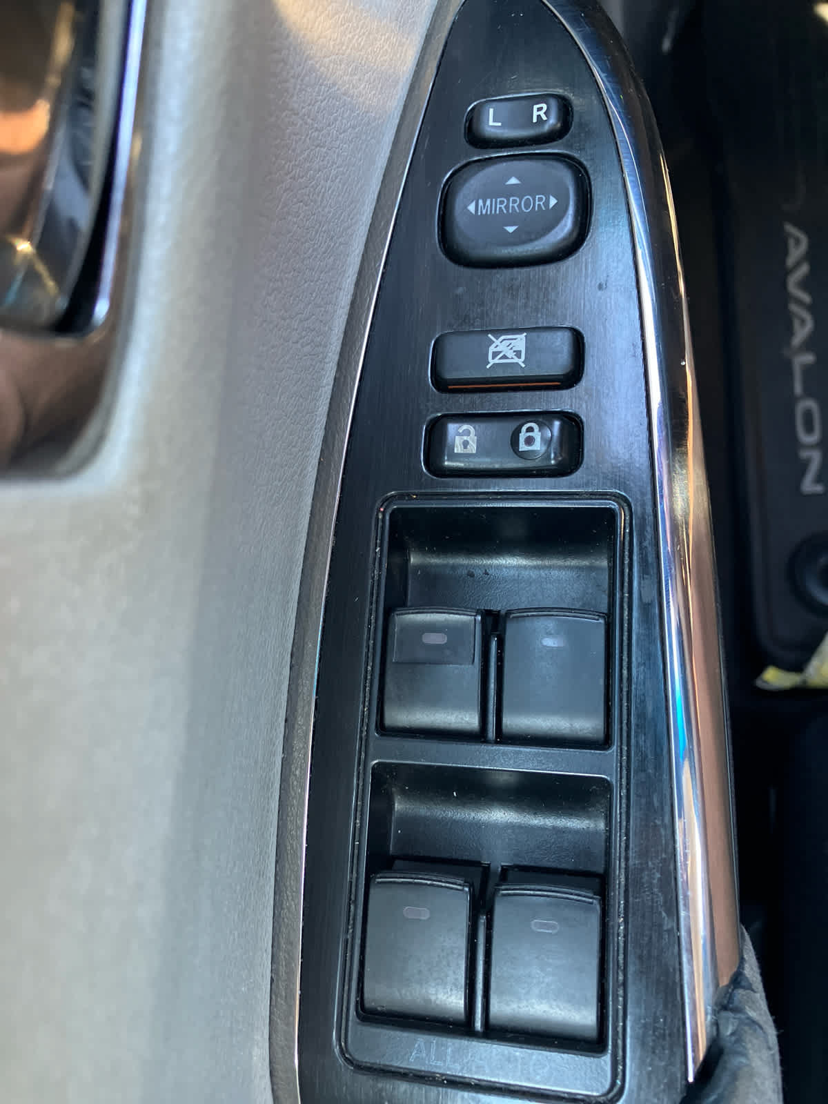 Used 2014 Toyota Avalon Limited FWD image 12