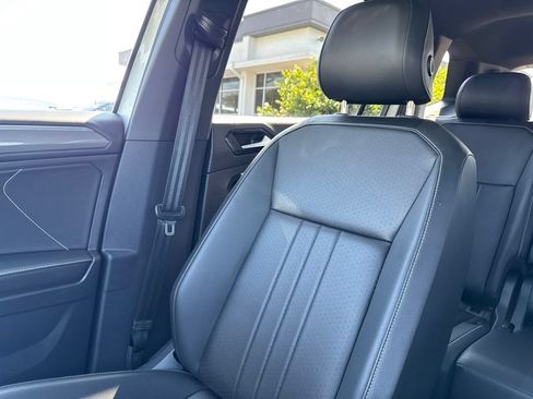 Certified 2023 Volkswagen Tiguan SE R-Line FWD image 23